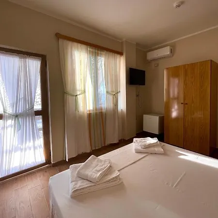 Tekada & Restaurant Hotell *