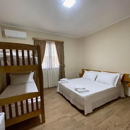 Tekada & Restaurant Hotell