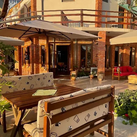Tekada & Restaurant Hotell *