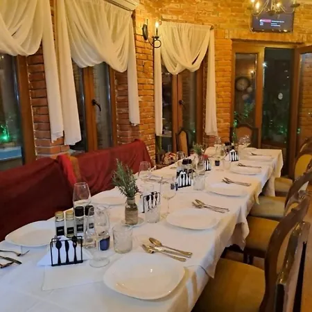 Tekada & Restaurant Hotell *