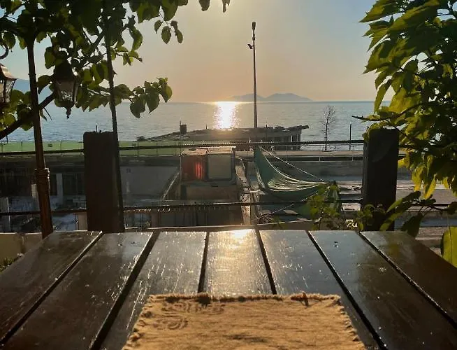 Tekada & Restaurant Hotel *