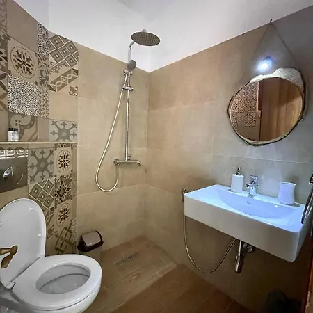 Tekada & Restaurant Отель *