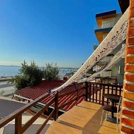 Tékada Hotel&restaurant Hotel *