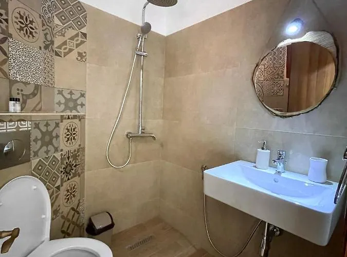 Tekada & Restaurant Hotel *