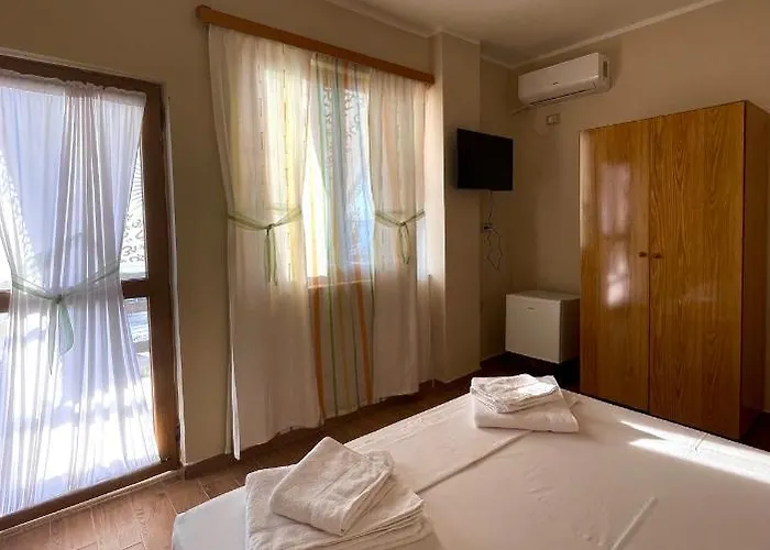 Tekada & Restaurant Hotel *