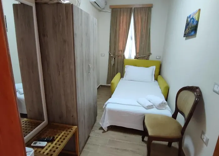 Hotel Tekada & Restaurant