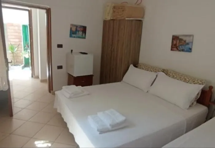 Tekada & Restaurant Hotel Vlorë